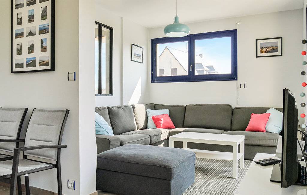 Homestay Saint-Germain-sur-Ay 408902