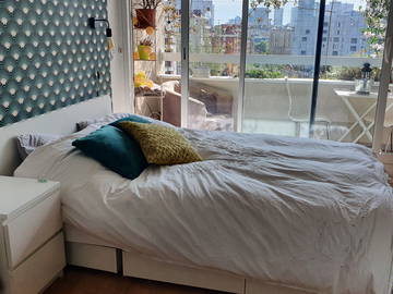 Roomlala | Bright Private Room, Private Bathroom, Balcony, No