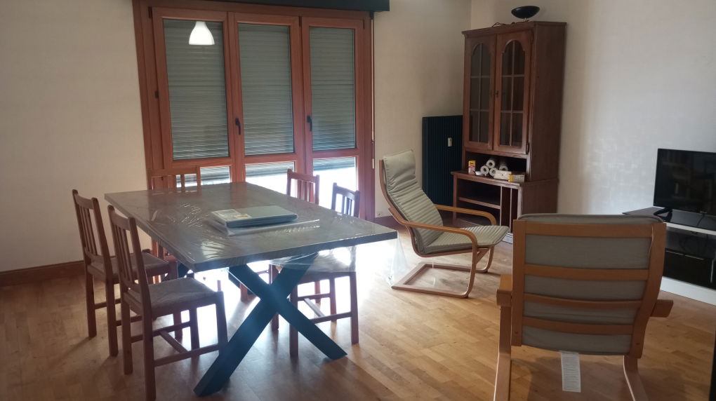 Entire Home Reims 657752