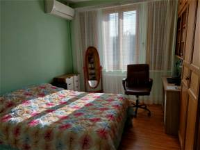 Brigitte Room, 9 Month Lease, student 1/2 board