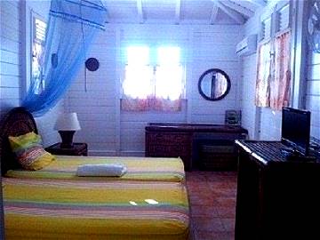 Room For Rent Sainte-Anne 150330-1