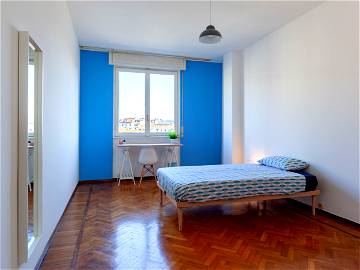 Roomlala | Buonarroti 15 Room 1 - Bright Bedroom With Air Conditioning