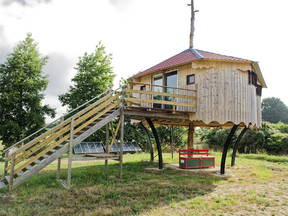 Cabane perchée en bord de mer