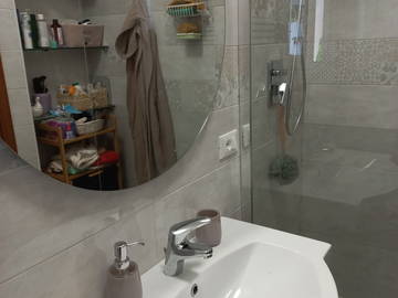 Chambre chez l'habitant à louer à Livorno - photo 7 : salle de bain-7