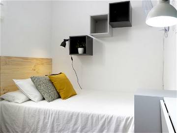 Roomlala | Camera Con Letto Matrimoniale In Attico A Gracia (RH17-R5)