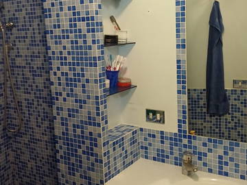 Chambre chez l'habitant à louer à Roma - photo 8 : salle de bain-8