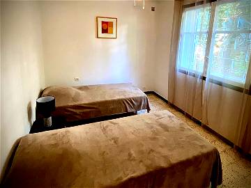 Roomlala | Camera da letto in ampio appartamento