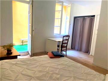 Roomlala | Camera da letto per ragazze e terrazza tranquilla nel nuovo T3 climatizzato