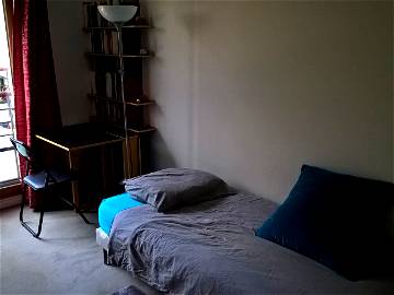 Roomlala | Camera di 12 m2 in un appartamento di 78 m2, vista giardino, vicino a Parigi