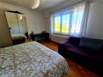 Roomlala | Camera grande e luminosa a Lux-Kirchberg vicino a tutti i servizi