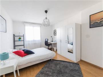 Roomlala | Camera Spaziosa E Confortevole – 17 M² - ST59