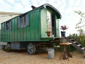 Roomlala | Caravan From 1950 Near Uzès