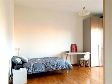 Roomlala | Carlo Troya Room 3 For Single Use - Twin Room With Balcony