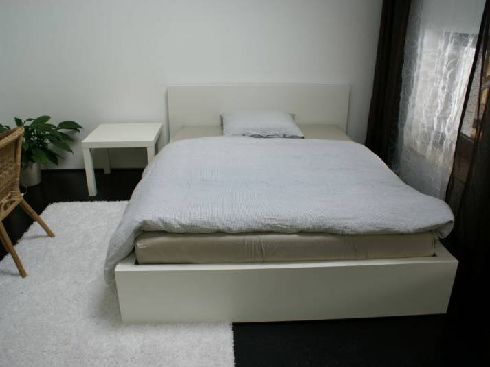 Habitaciones De Huéspedes Péry 75925-3