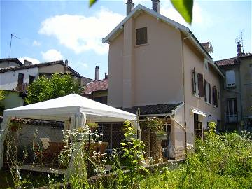 Roomlala | Casa A Schiera - Giardino A Bourgoin