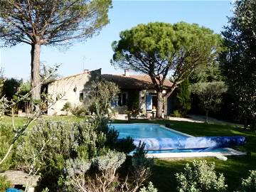 Roomlala | Casa Con Piscina In Affitto Ai Piedi Del Luberon