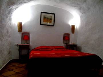 Roomlala | Casa Cueva Inusual En Un Oasis