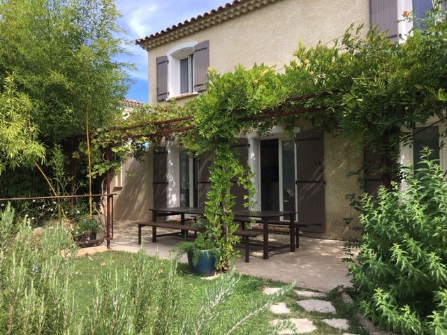 Estudio Independiente Saint-Laurent-des-Arbres 235445