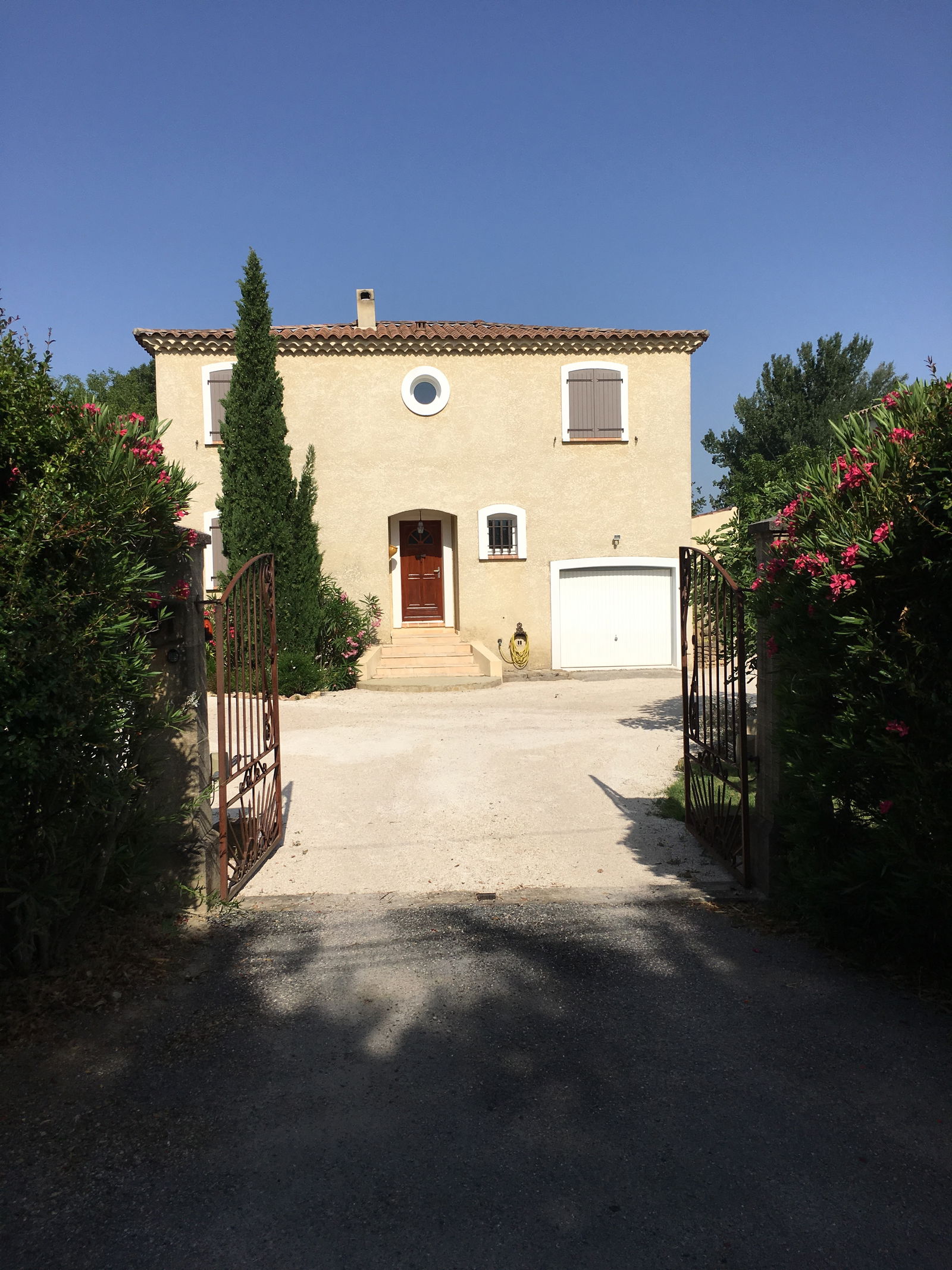 Estudio Independiente Saint-Laurent-des-Arbres 235445