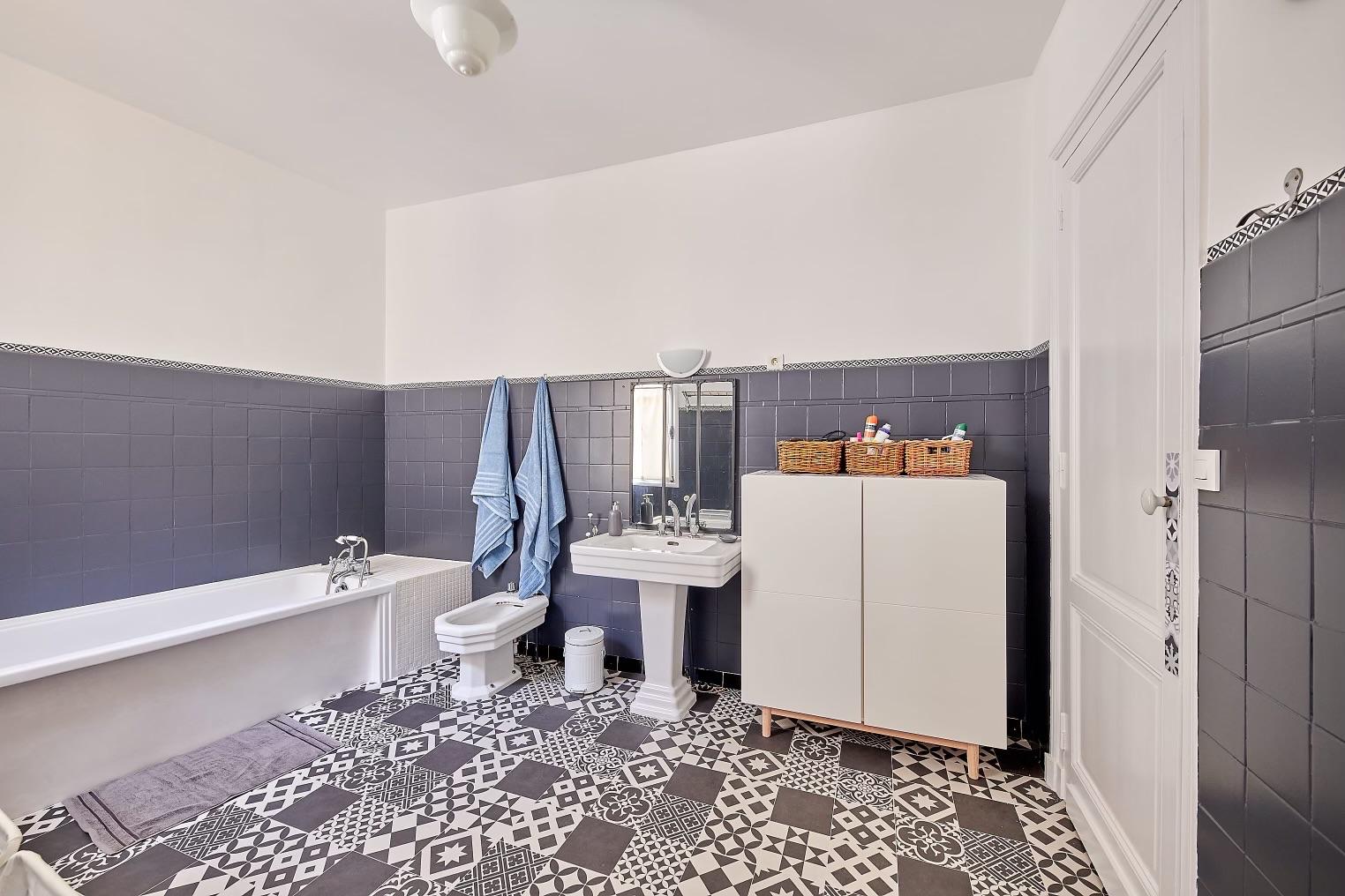 Tutta La Casa Bordeaux 651479