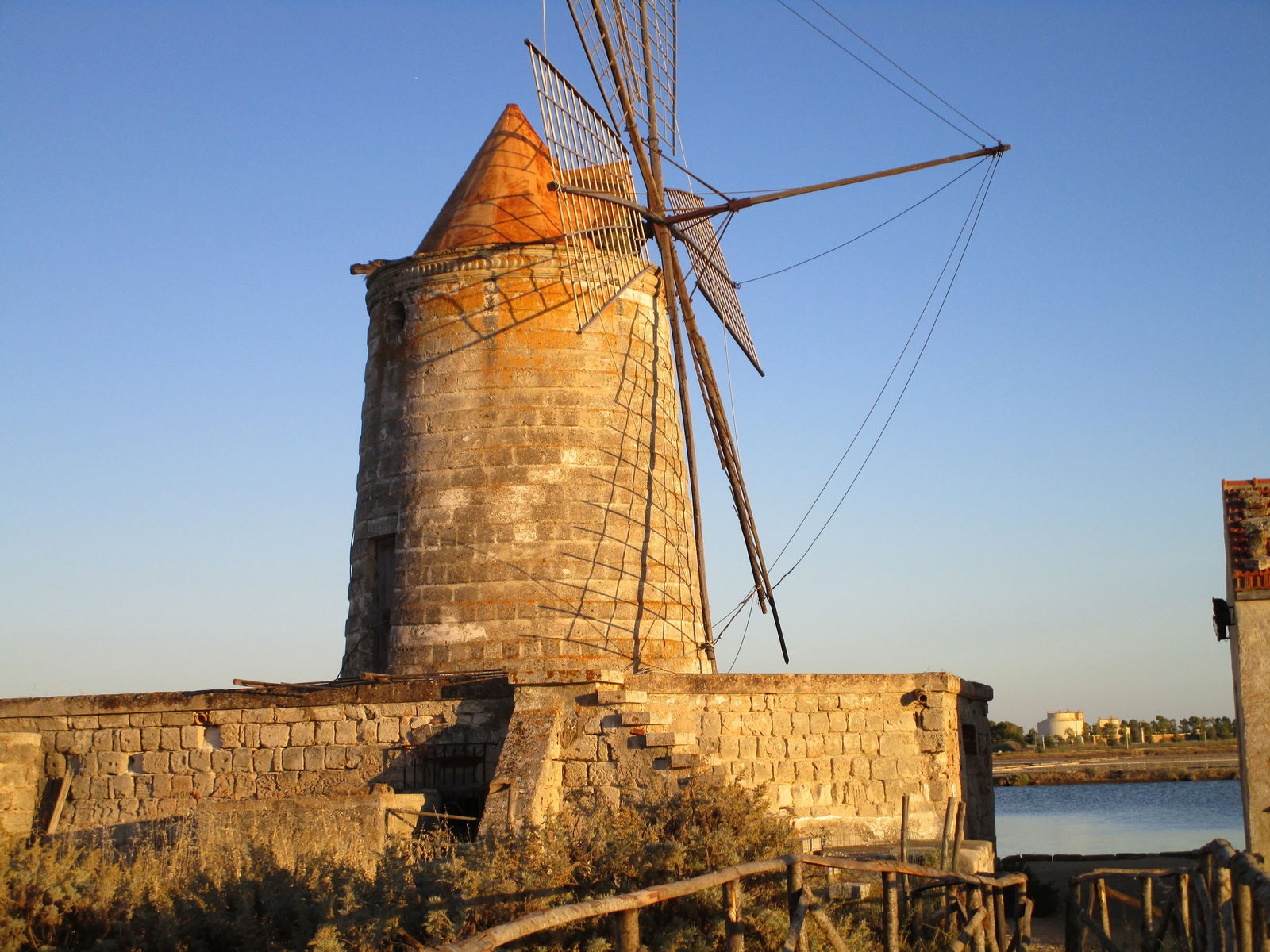 Estudio Independiente Guarrato 198525