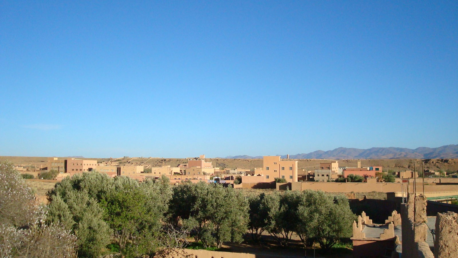 Oberoende Studio Souk El-Khémis Dades 230825