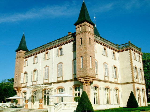 Entire Home L'Isle-Jourdain 57872-1