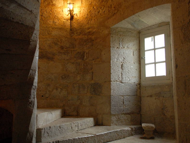 Entire Home Goudourville 64258-3