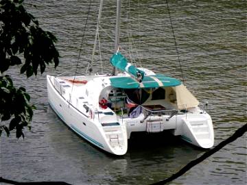 Roomlala | Catamaran rental in Sainte Anne Bay