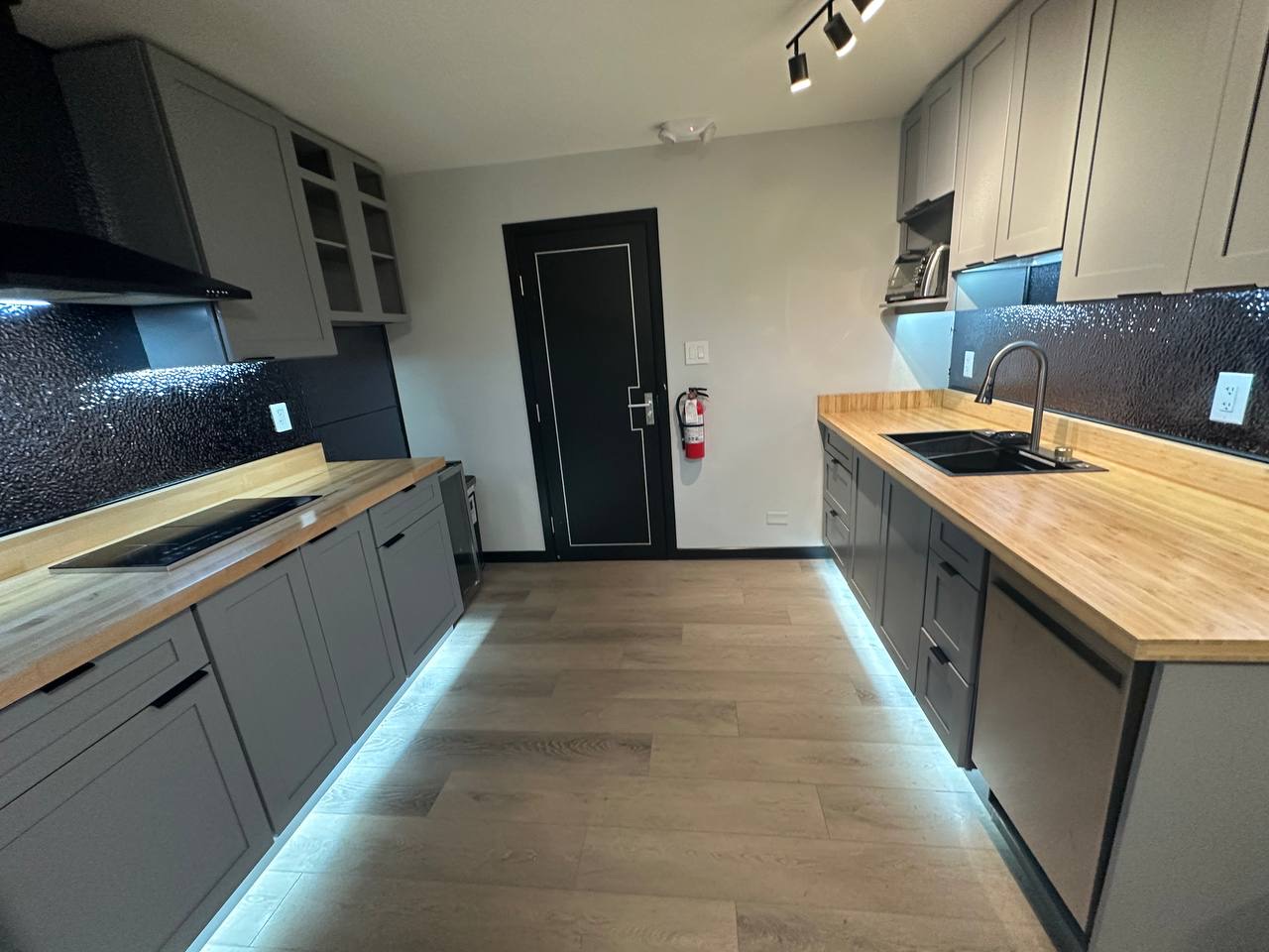 Casa Entera North Vancouver 677395
