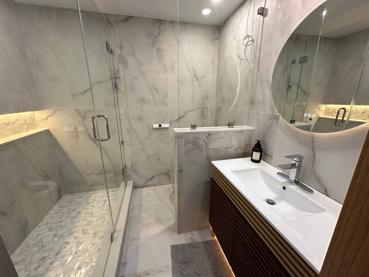Casa Entera North Vancouver 677395