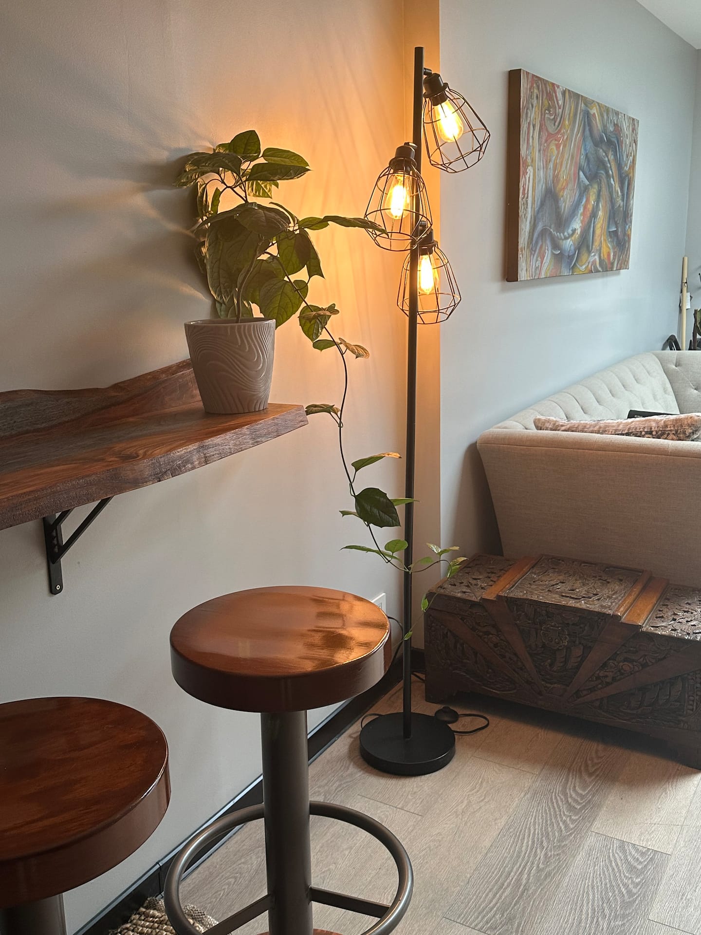 Entire Home North Vancouver 677395