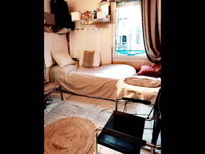 CENTER 1. möbliertes Schlafzimmer & Waschbecken Kühlschrank Badezimmer persönlich