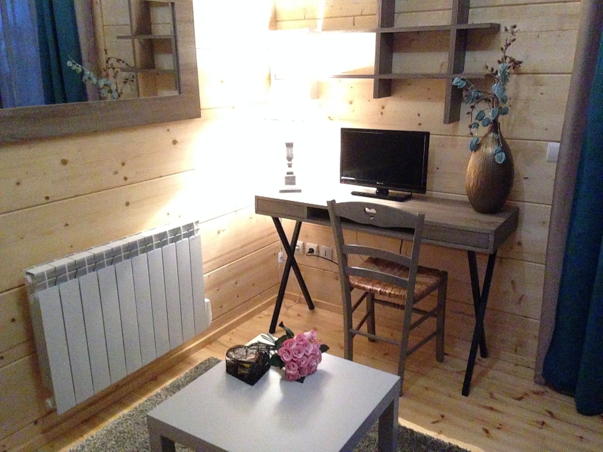 Unabhängiges Studio Plailly 261575