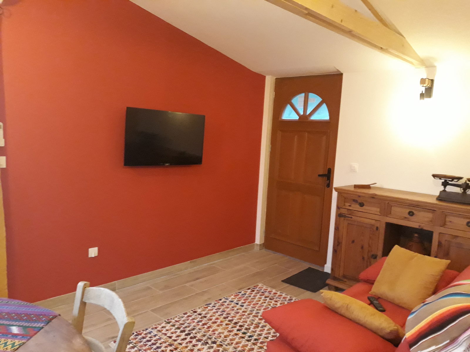 Entire Home Le Teil 195142