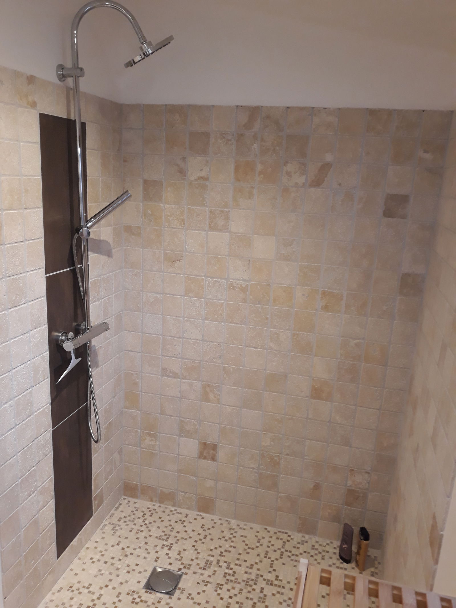 Entire Home Le Teil 195142