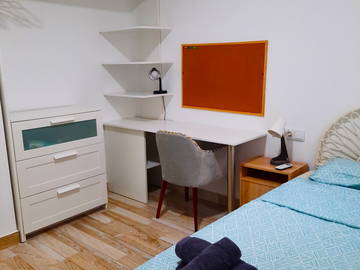 Roomlala | CHAMBRE 1 AVEC SALLE DE BAIN PRIVÉE SERRURE INDIVIDUELLE ET AC