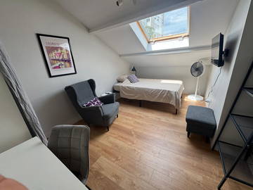 Colocation à louer à Vénissieux - photo 1 : chambre-1