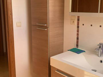 Chambre chez l'habitant à louer à Incourt - photo 13 : salle de bain-13
