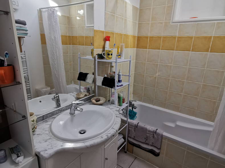 Kolokation La Tour-d'Aigues 252921-3