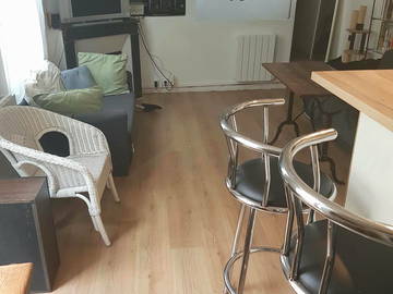 Room For Rent Suresnes 157418