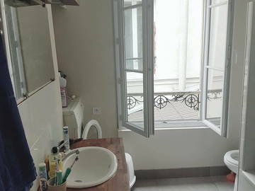 Room For Rent Suresnes 157418