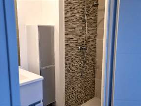 15m2 bedroom with private shower