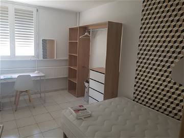 Roomlala | Chambre 15m2 coloc de filles