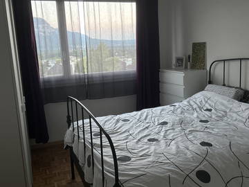 Homestay for rent in Chêne-Bourg - photo 1 : Bedroom-1