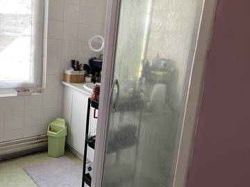 Chambre chez l'habitant à louer à Chamblac - photo 4 : salle de bain-4