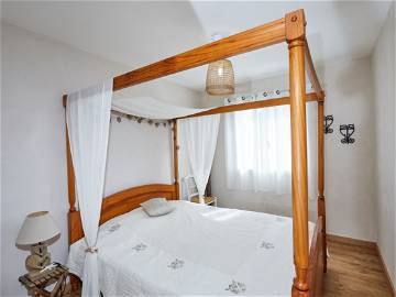 Roomlala | Chambre à baldaquin entre Sète et Montpellier