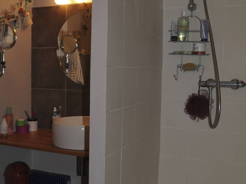 Homestay Nîmes 64471-4