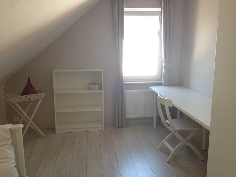 Homestay Courcelles 83870