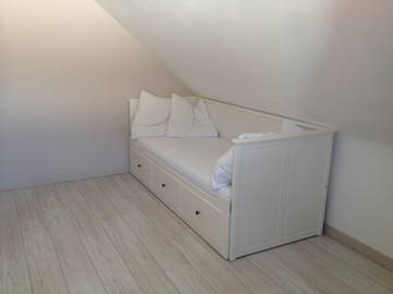 Chambre À Louer Courcelles 83870